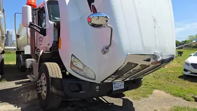 USED 2015 PETERBILT 579