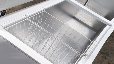 171-0375 92" Solid Top Self Contained Chest Freezer