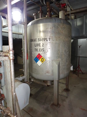 645 Gallon 304 Stainless Vertical Tanks