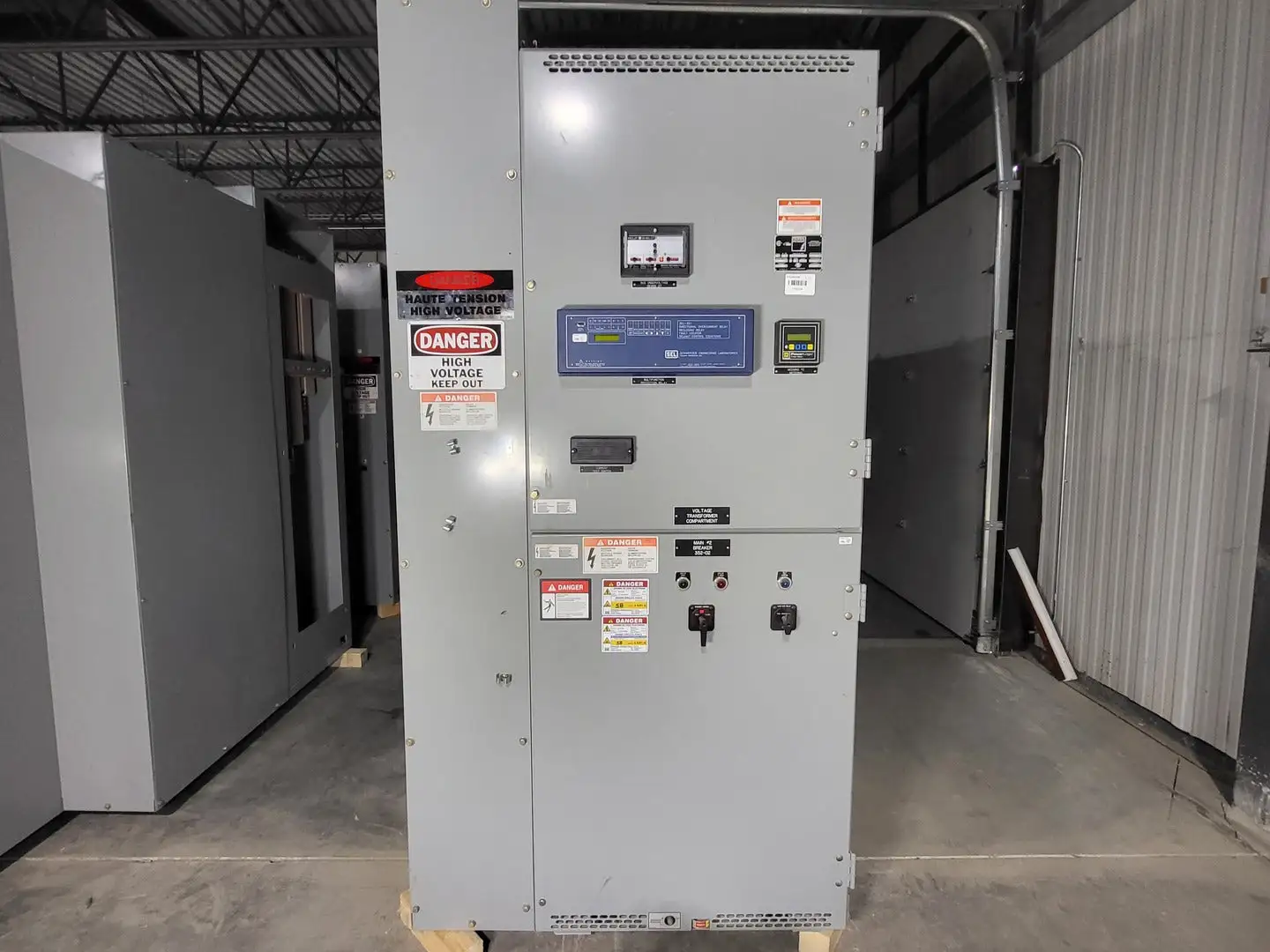 4.76kV 2000A Medium Voltage Switchgear | 36kA | Drawout Vacuum Breaker SEL Relay