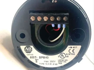 Used Allen-Bradley Ser. A Stack Light Red 24V w/ 855T-BPM40 Ser B Light Source Equipment Michigan US | Maverick Industrial Sales #1396593