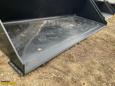 New Tomahawk 78” skid steer bucket, welded on high carbon cutting edge, skid steer quick attach