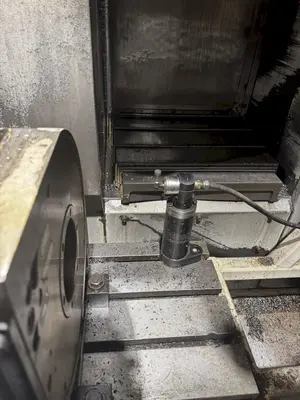 USED 2011 MAZAK VTC-200G-II
