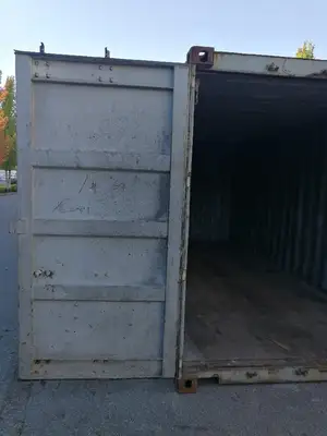 20 ft Standard Shipping Container - CBHU4090112