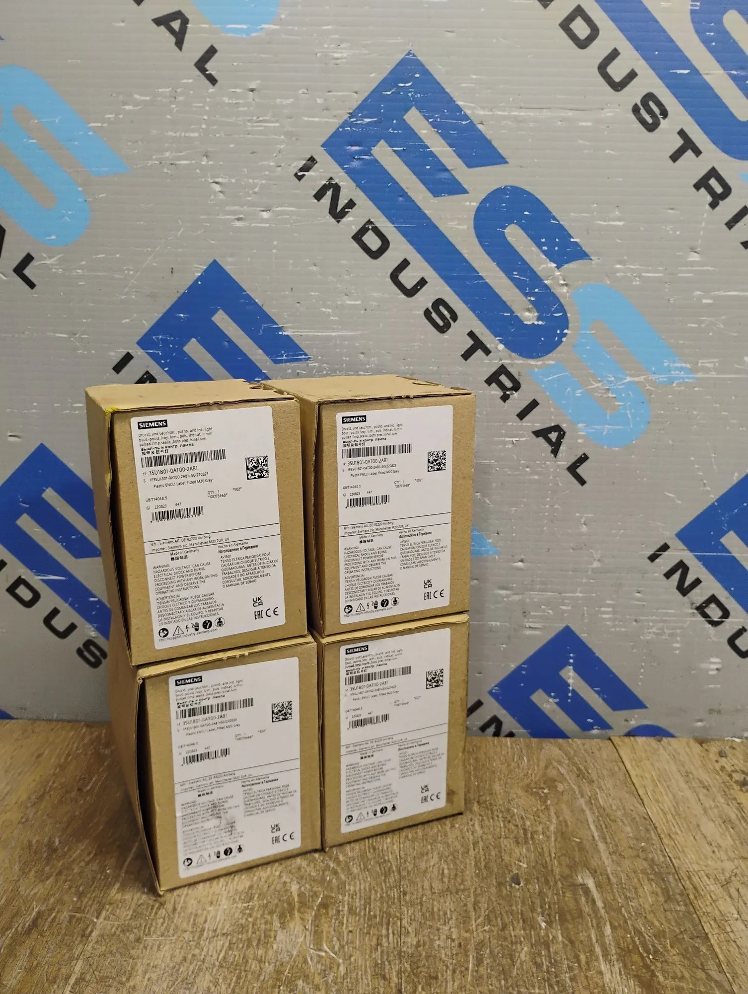 USED Siemens 3SU1801-0AT00-2AB1