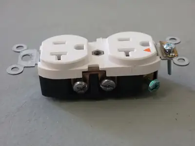 20A 125V Duplex Receptacle