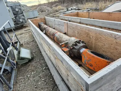 EX3600-5 FS Dump Cylinder LH