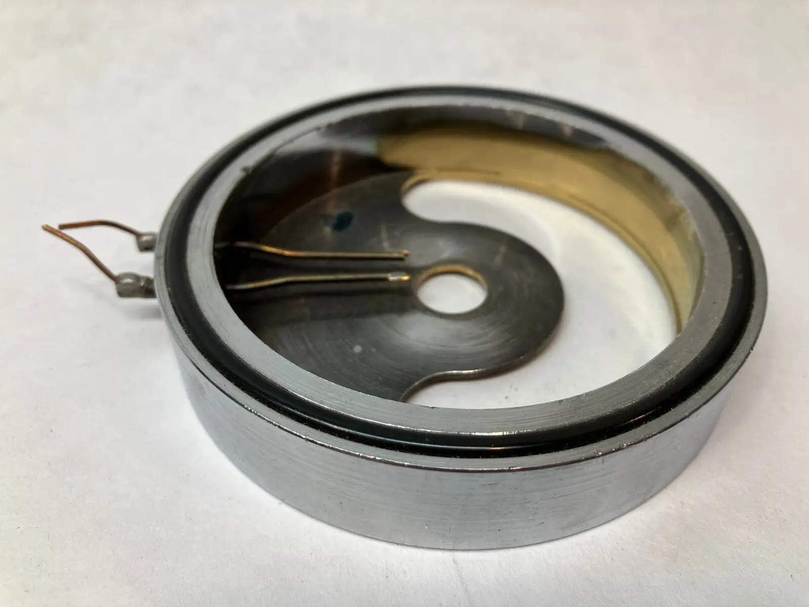 Used Unbranded Oscillator Gold Plating System Filament Fixture 3.87" OD, 3.12" I Plating Equipment Michigan US | Maverick Industrial Sales #1493804
