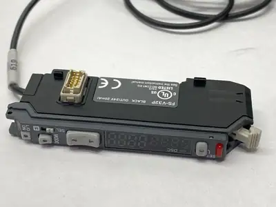 FS-V32P | Keyence  Digital Fiber Optic Sensor Fiber Amplifier Expansion Unit - Used
