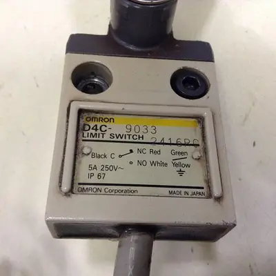 USED OMRON D4C-9033