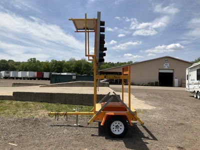Solar Tech Silent Sentinel Arrow Board - will not power on/charge, manual winch to raise/lower the b...