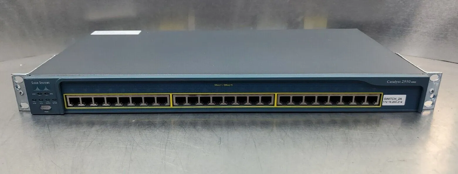 Cisco WS-C2950-24 24-Port Catalyst Switch. 3C