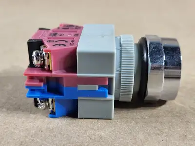 NEW IDEC ABW111-B,G,R