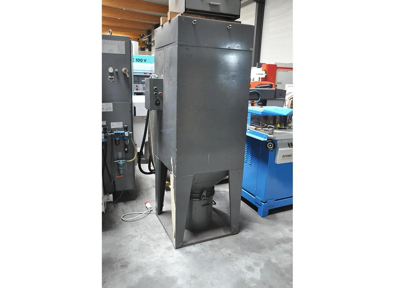 USED DCE DUST EXCTRACTION UNIT