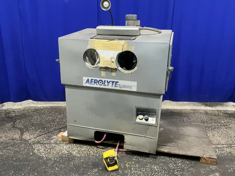 Used AEROLYTE SYSTEMS _UNKNOWN_ Blast Room (Manual Booth) Ohio US | HGR 24 #1507682