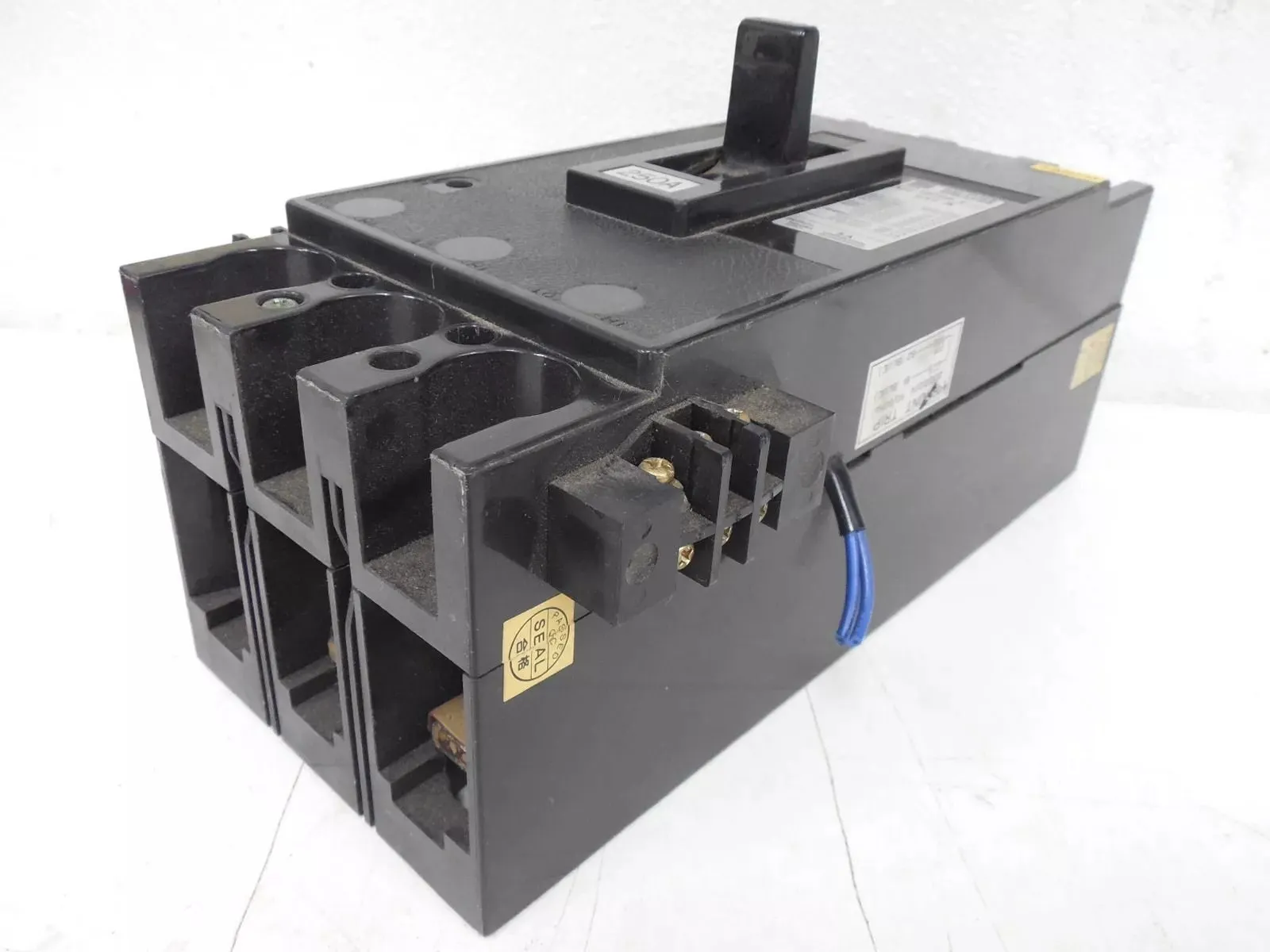 Toshiba S250B No-Fuse Circuit Breaker 250 Amps 600VAC Shunt Trip Used