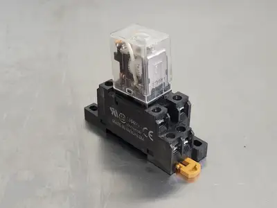 USED OMRON LY2