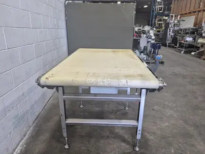 4.75 ft Flat Belt Conveyor
