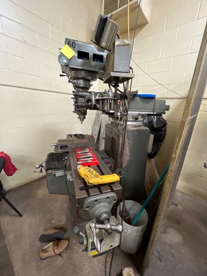 Used 1995 LILIAN MACHINERY 3VHR Vertical Mills Ontario CA | Aucto #1369817