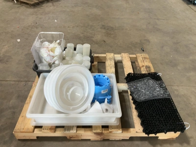 Used MIXED LOT OF PLASTIC RESTAURANT EQUIPMENT Restaurant Storage Containers Michigan US | Miedema Asset Management Group #1761523
