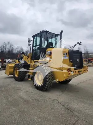 USED 2024 CATERPILLAR 910