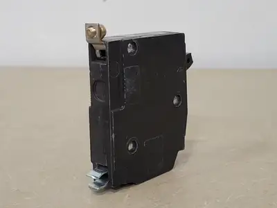 NEW SQUARE D QOB150