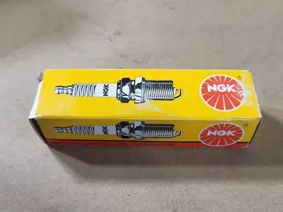 NEW NGK BZ7HS-10