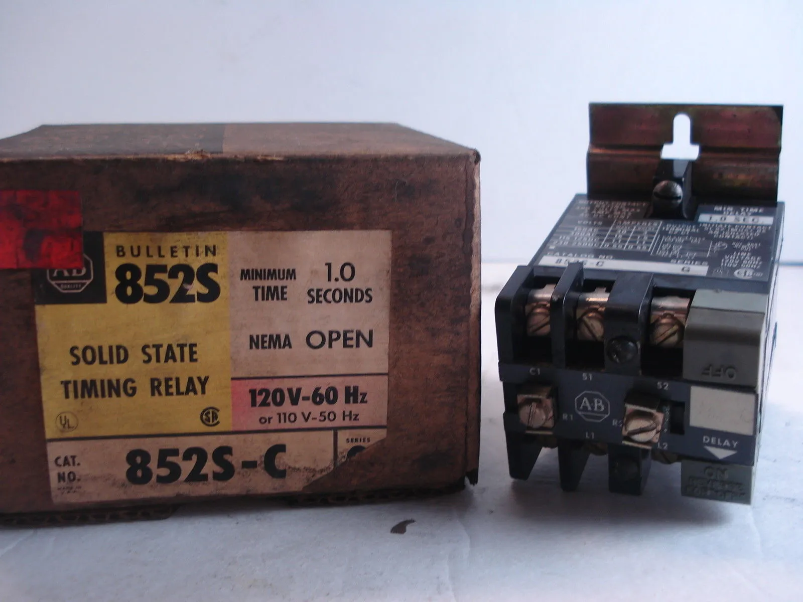 NEW ALLEN BRADLEY 852S-C SOLID STATE TIMING RELAY 852SC