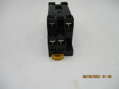 NEW Omron PYF08A-E