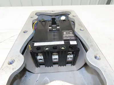 Square D H-100-XFA Explosion Proof Circuit Breaker Switch Enclosure 100A 600VAC