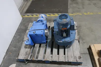 3 PALLETS OF ASSORTED GEAR REDUCERS