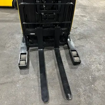 Used 2021 Yale NR045EB Reach Trucks New York US | United Lift #1516585