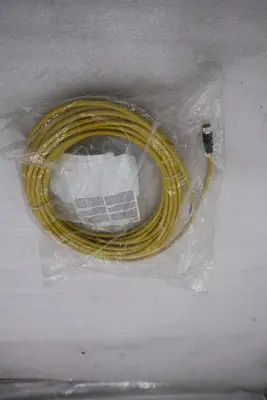 NEW MURR ELEKTRONIK CABLE 7000-08061-0111000  STOCK L-152A