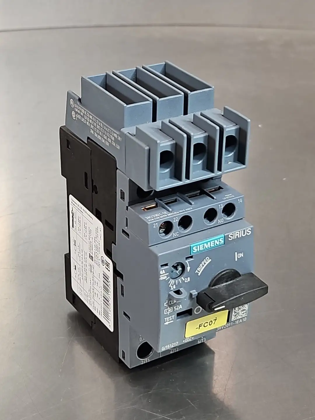 Siemens 3RV2011-1EA10 3-Pole Circuit Breaker Loc4C25