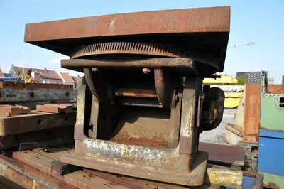 USED TURNING TABLE 1200 X 1200 MM