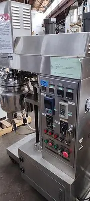 Tranfu Lab Sized Vacuum Emulsifier