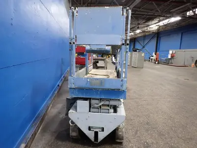 Mayville Engineering Co 800 Lbs Scissor Lift