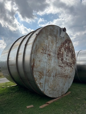 PERRY PRODUCTS 10,000 Gallon Stainless Steel Tanks | Perry Equipment (3)