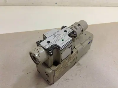USED SPERRY VICKERS DG4V32APLT10LHJAS310