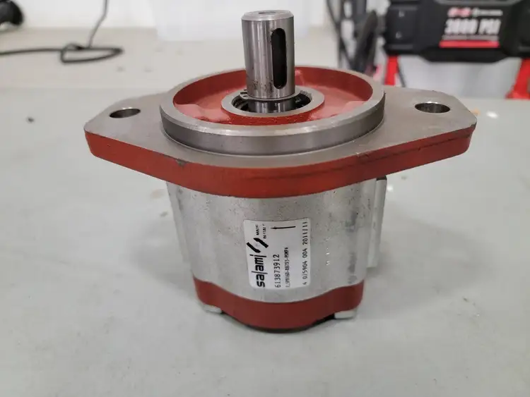 Used 2011 SALAMI 2.5PB16D-R87S3 Parts (Hydraulics and Pneumatics) British Columbia CA | Lenmark #265039