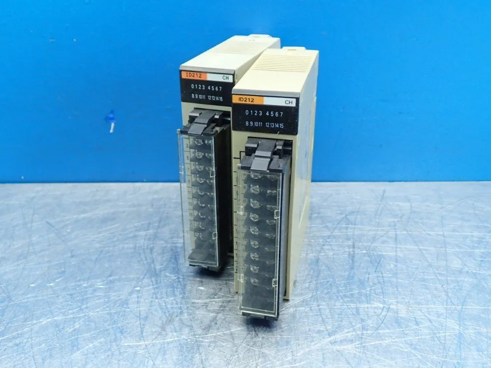 Used OMRON C200HID212 Input / Output Modules | HGR 24 #733399