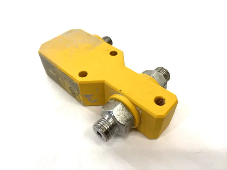 Used TURCK CLASS 2 INLINE FLOW CONTROL SENSOR 24VDC 6870640 Sensors | Maverick Industrial Sales #1099719