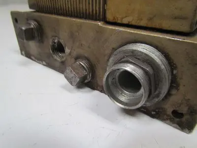 Ross W7076A2331 Pneumatic valve w/subplate used lot of 4