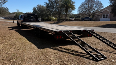 USED 2023 PJ Trailers LS-402