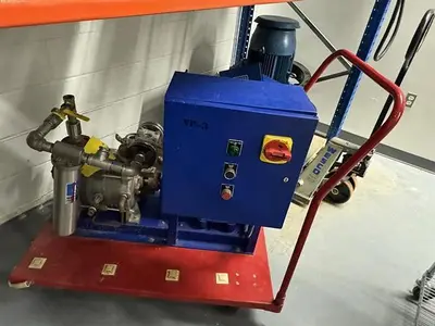 Kinney model KLRC-40-KCD3 two stage liquid ring vacuum pump