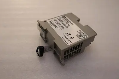 Allen-Bradley 1762-IQ16 MicroLogix 16 PT 24V DC Input STOCK K-693-C
