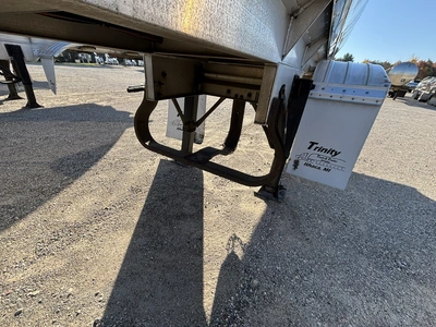 Used 2017 WALKER MILK TANKER TRAILER Liquid Supply Trailers Michigan US | Miedema Asset Management Group #1709464