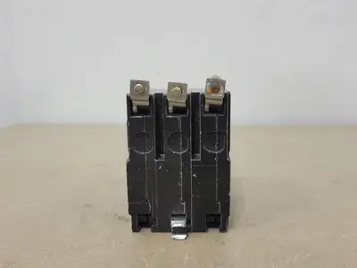 USED SQUARE D QOB330