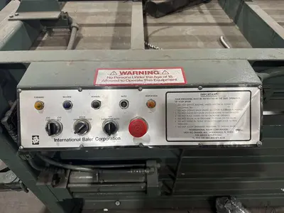 USED INTERNATIONAL 1272