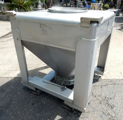 USED 25 CU FT BY TOTE 25 CU FT